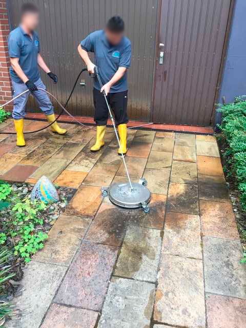 grundstueckspflege terrasse vor reinigung